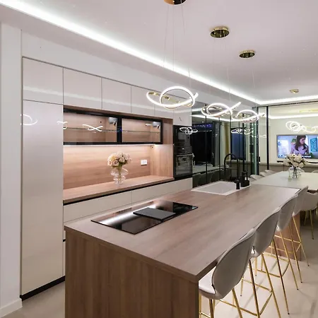 Spectacular Excelsior Perfect For Families, Business, Or Celebrations Sumet