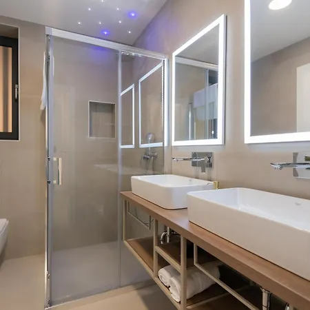 Spectacular Excelsior Perfect For Families, Business, Or Celebrations * Sumet