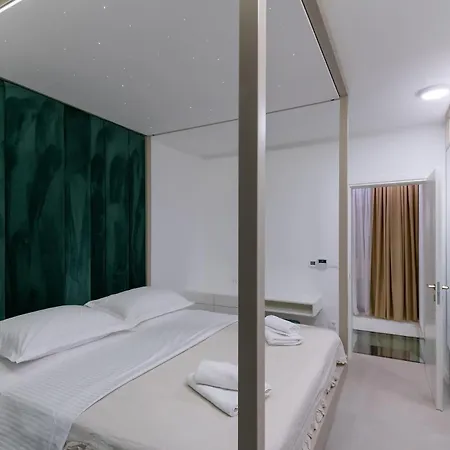 Spectacular Excelsior Perfect For Families, Business, Or Celebrations Villa