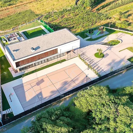 Villa Spectacular Excelsior Perfect For Families, Business, Or Celebrations Sumet