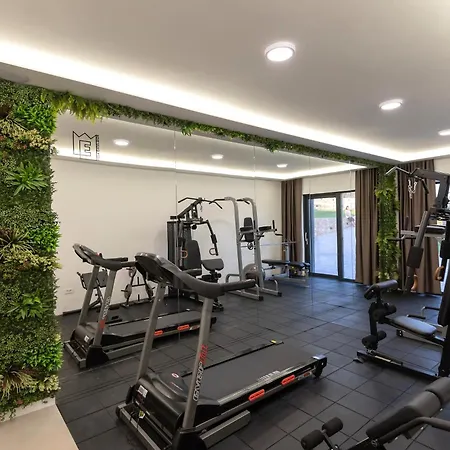 Spectacular Excelsior Perfect For Families, Business, Or Celebrations Villa *