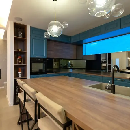 Spectacular Excelsior Perfect For Families, Business, Or Celebrations