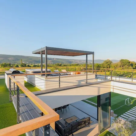 Spectacular Excelsior Perfect For Families, Business, Or Celebrations ヴィラ Šumet