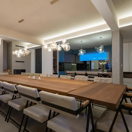 Spectacular Excelsior Perfect For Families, Business, Or Celebrations *