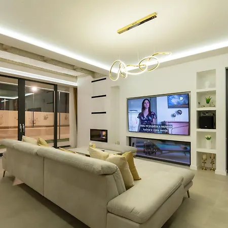 Spectacular Excelsior Perfect For Families, Business, Or Celebrations * Šumet