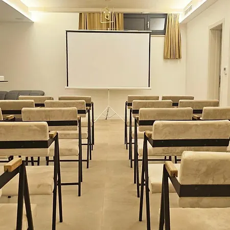 Spectacular Excelsior Perfect For Families, Business, Or Celebrations Šumet