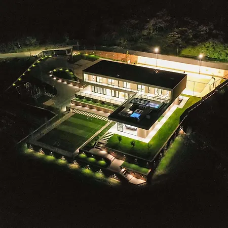 Spectacular Excelsior Perfect For Families, Business, Or Celebrations Šumet