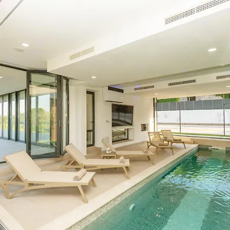 Spectacular Excelsior Perfect For Families, Business, Or Celebrations ヴィラ Šumet