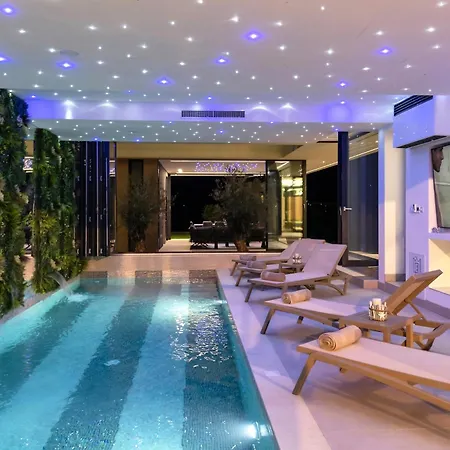 Spectacular Excelsior Perfect For Families, Business, Or Celebrations ヴィラ