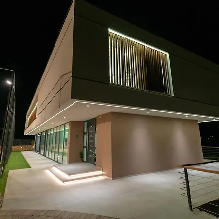 Spectacular Excelsior Perfect For Families, Business, Or Celebrations ヴィラ