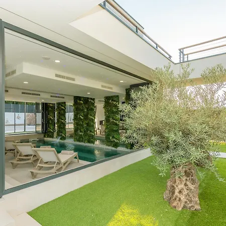 Spectacular Excelsior Perfect For Families, Business, Or Celebrations ヴィラ
